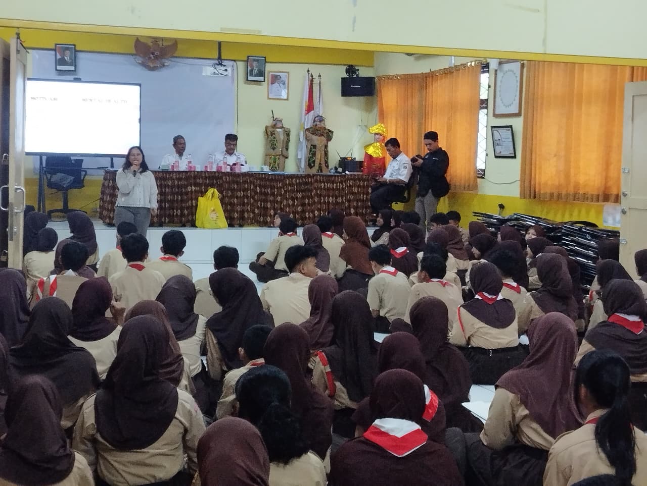 Roadshow Workshop Membaca Di SMP Negeri 172 Jakarta